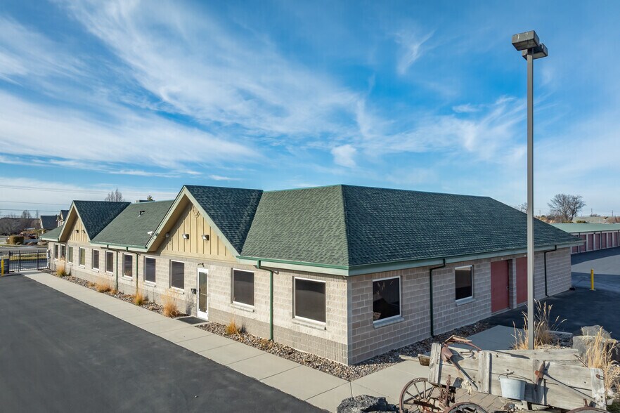 More Photos Of 132-146 N Middleton Rd, Nampa Office For Lease