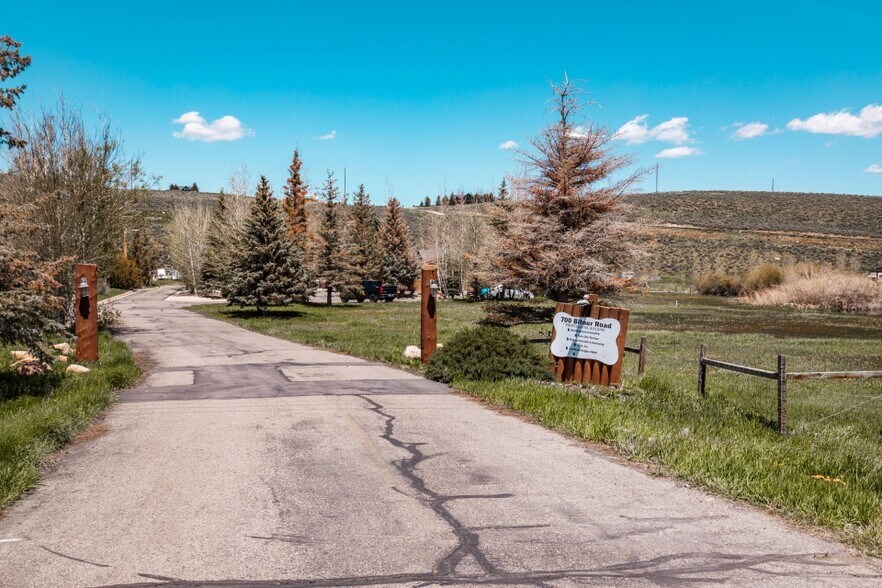 More Photos Of 700 Bitner Rd, Park City Office For Sale