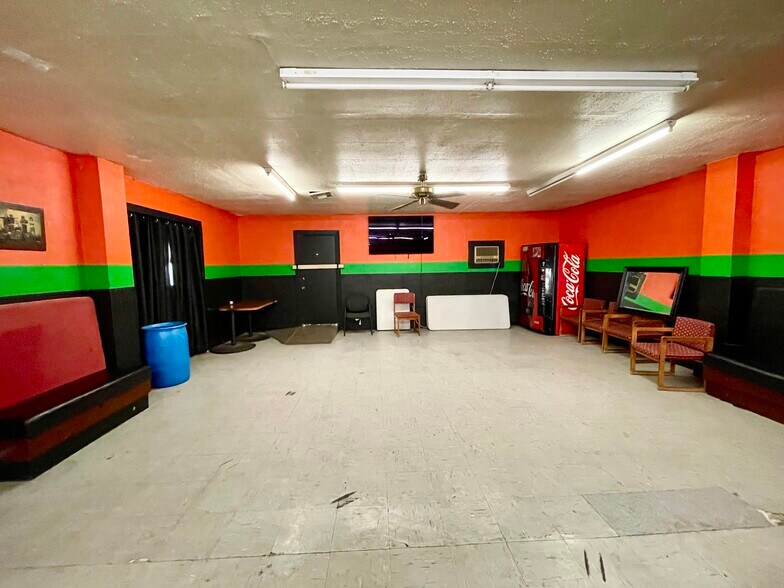 More Photos Of 1799 E 21st St, Merced Flex For Sale