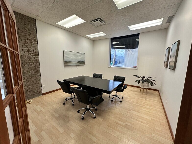 More Photos Of 11904 113 Av, Edmonton Office For Lease