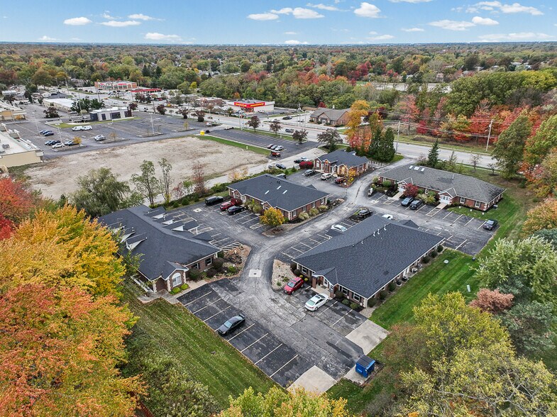 More Photos Of 8050 Corporate Cir, North Royalton Office For Lease
