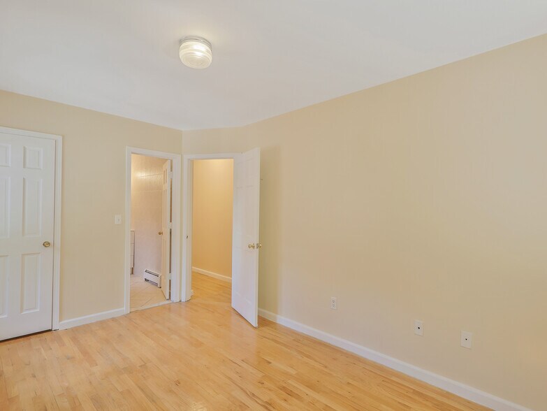 More Photos Of 8666 Midland Pky, Jamaica Multifamily For Sale