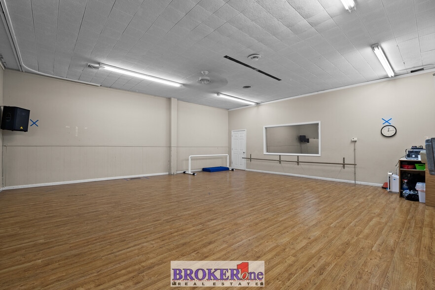 More Photos Of 225 N Wolcott St, Casper Flex For Lease