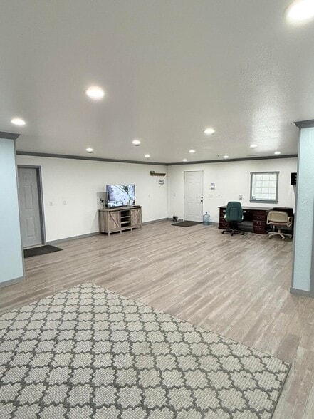 More Photos Of 232 Main St, Otho Storefront For Sale