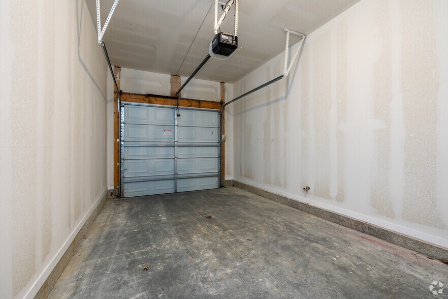 More Photos Of 1094 N Findley St, Olathe Apartments For Sale