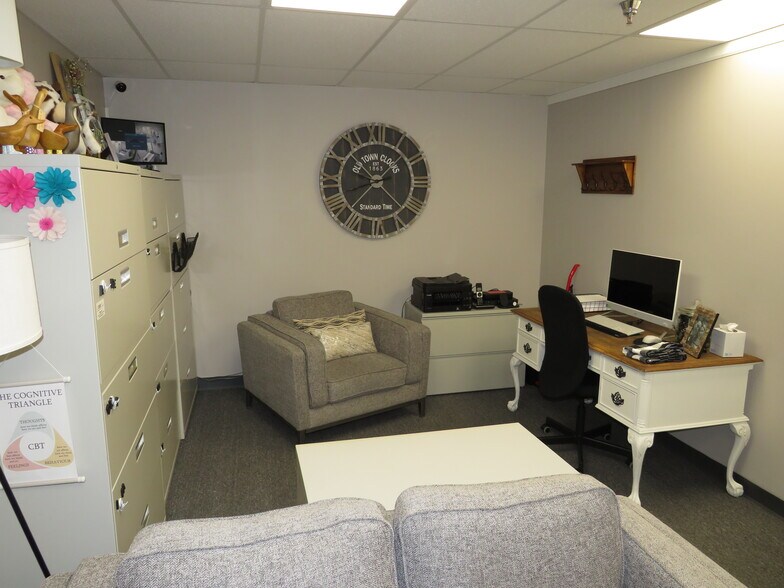 More Photos Of 1715 N Division St, Morris Unknown For Lease