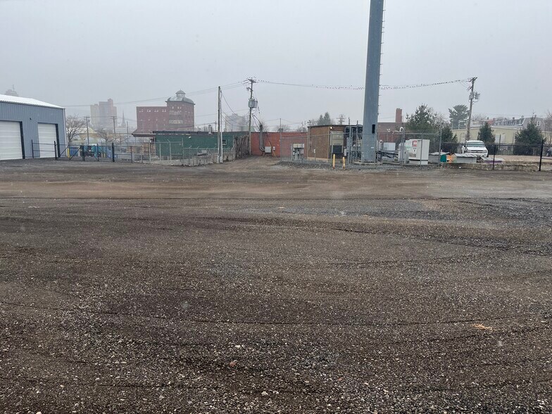 More Photos Of 430 N 3rd St, Reading Land For Lease