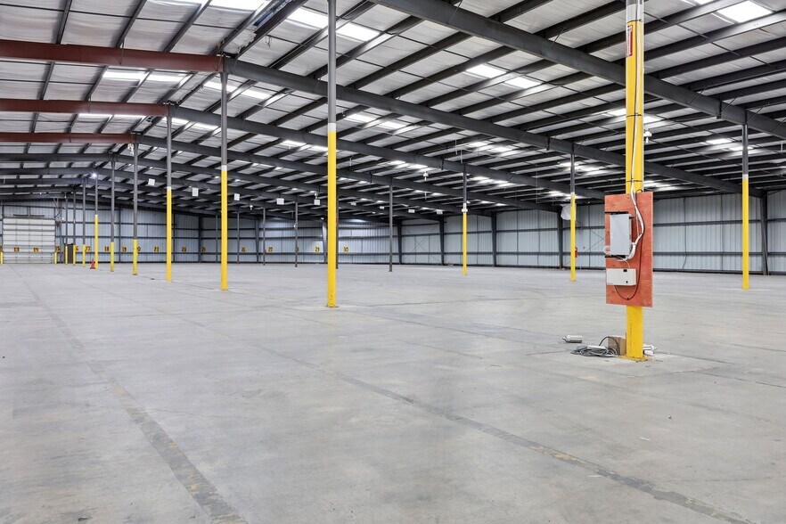 More Photos Of 1730 Five Points Ln, Fuquay-Varina Warehouse For Lease