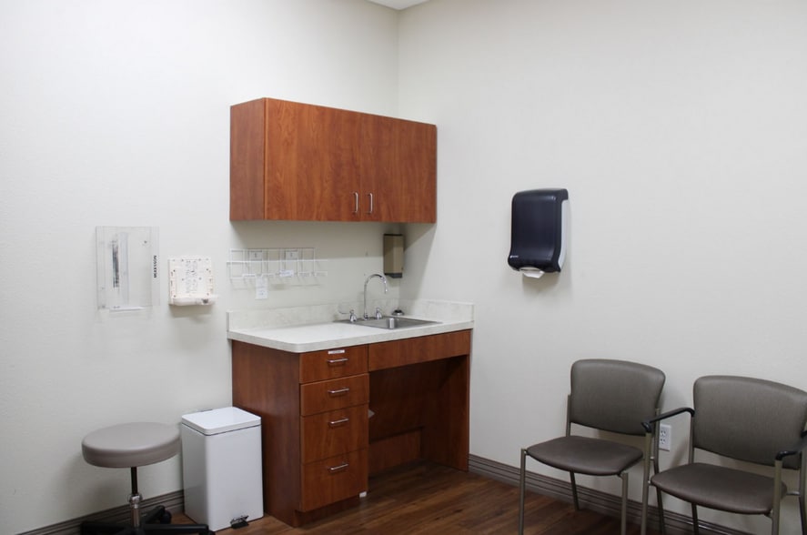 More Photos Of 1948 E Hebron Pky, Carrollton Medical For Sale