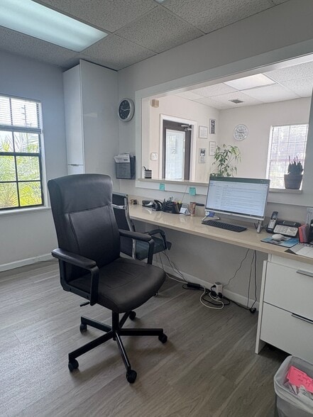 More Photos Of 6105 Memorial Hwy, Tampa Office For Lease