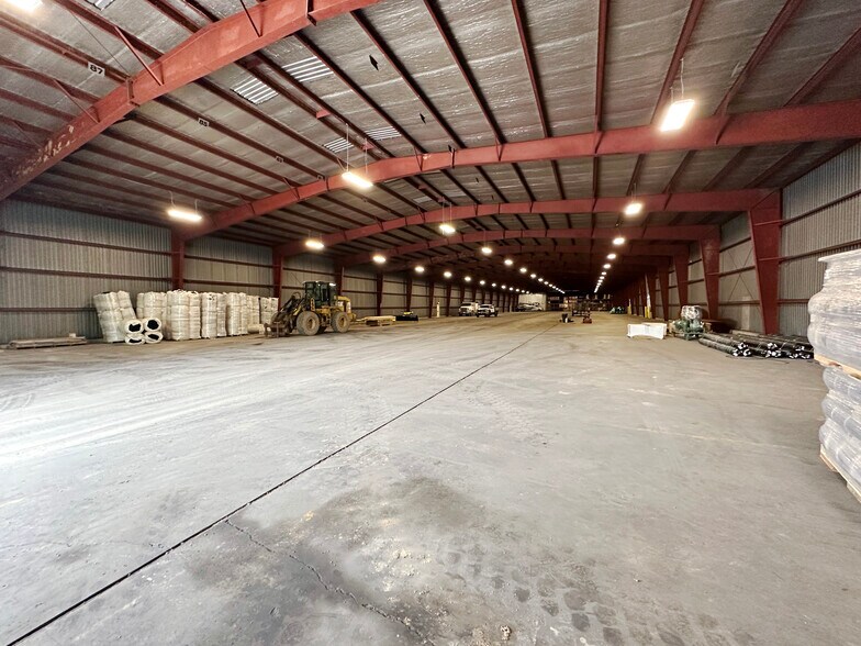 More Photos Of 945 King St, Fairmont Warehouse For Lease