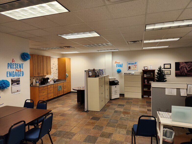 More Photos Of 1020 James Dr, Hartland Light Manufacturing For Lease