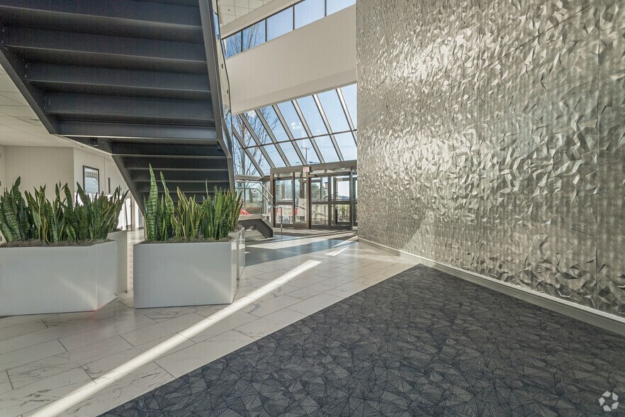 More Photos Of 33 Boston Post Rd W, Marlborough Office For Lease