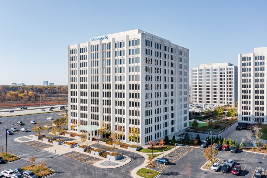 More Photos Of 1701 Golf Rd, Rolling Meadows Coworking Space