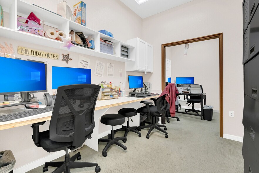 More Photos Of 901-911 N Central Ave, Kissimmee Medical For Sale