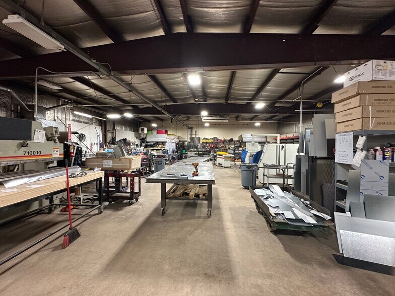 More Photos Of 2231 W Superior St, Duluth Freestanding For Lease