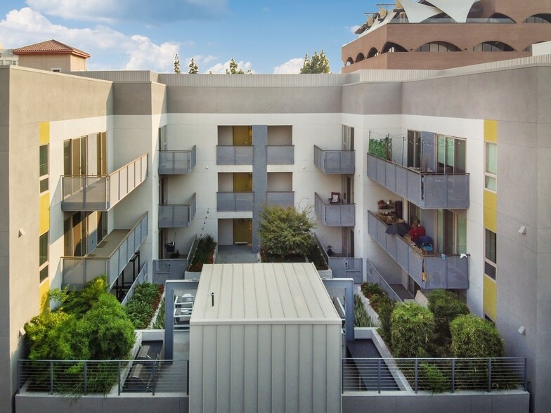 More Photos Of 3870 Main St, Riverside Apartments For Lease