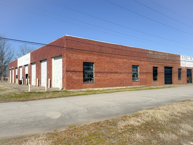 More Photos Of 200 S 7th St, Fort Smith Warehouse For Sale