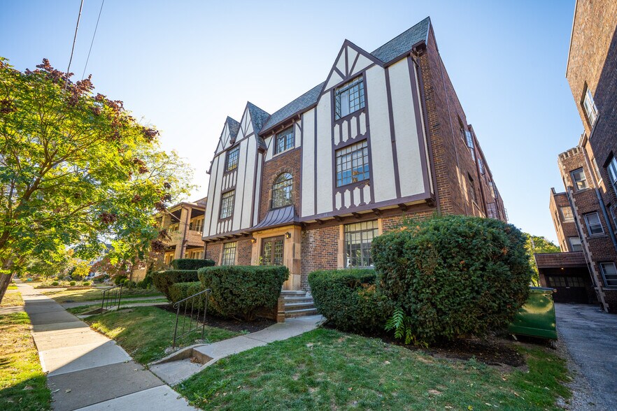 Primary Photo Of 1352 Kenilworth Ave, Lakewood Apartments For Sale