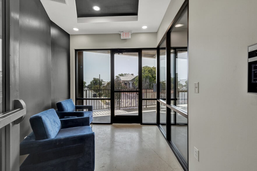 More Photos Of 207 E San Antonio St, New Braunfels Loft Creative Space For Lease