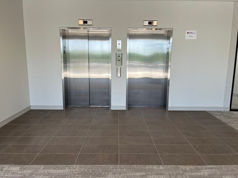 More Photos Of 11 Interstate Dr, West Springfield Office For Lease