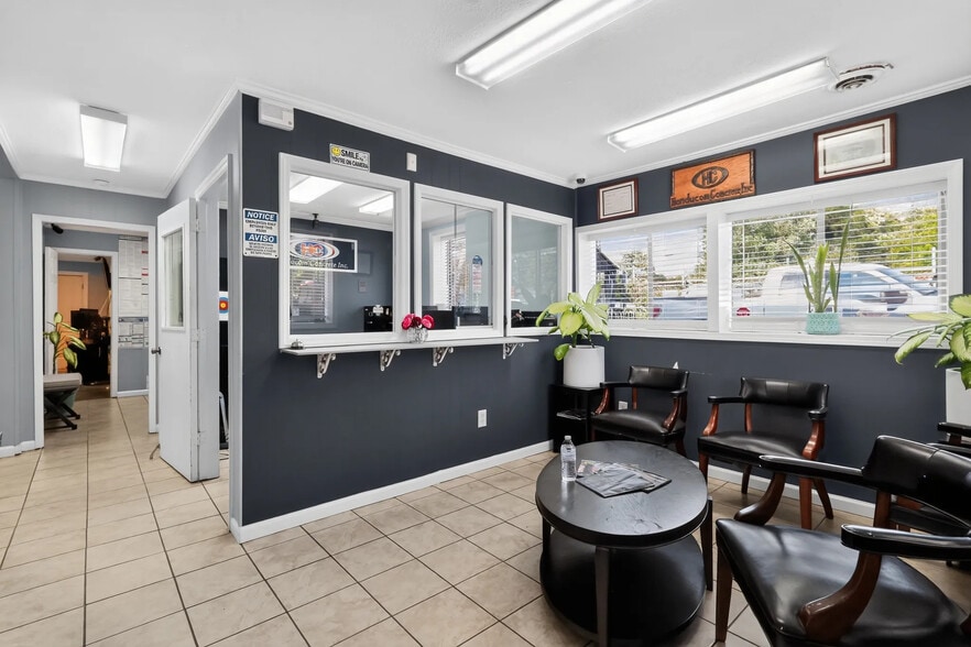 More Photos Of 417 Loop Rd, Garner Warehouse For Sale