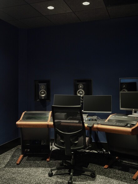 More Photos Of 2901 W Alameda Ave, Burbank Office For Lease