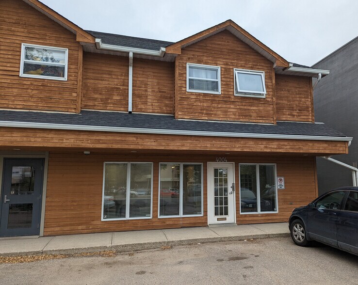 Primary Photo Of 4004 Dewdney Av, Regina Medical For Sale