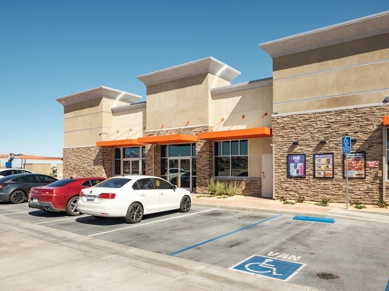 More Photos Of 14402 Mojave Dr, Victorville General Retail For Lease
