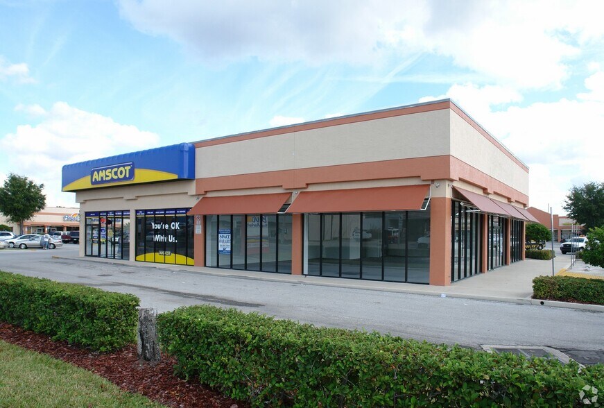 More Photos Of 933 Semoran Blvd, Orlando Unknown For Lease