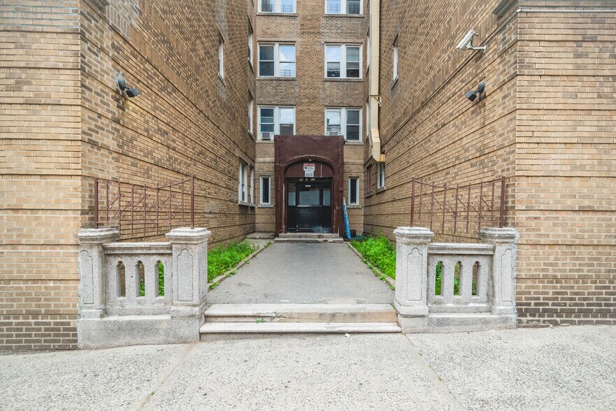 More Photos Of 5 W 4th St, Mount Vernon Apartments For Sale