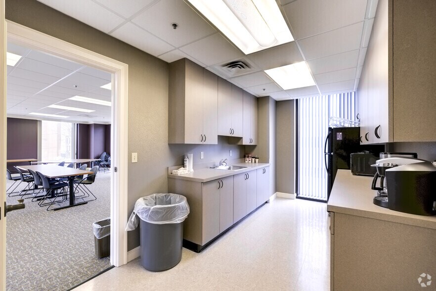More Photos Of 301 E Main St, Lexington Office For Lease