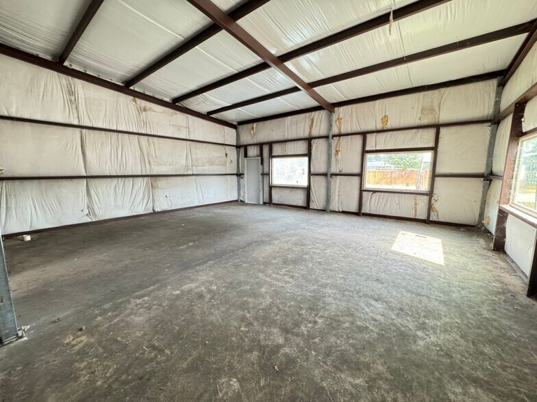 More Photos Of 19111 Applecrest Way, Spring Warehouse For Sale