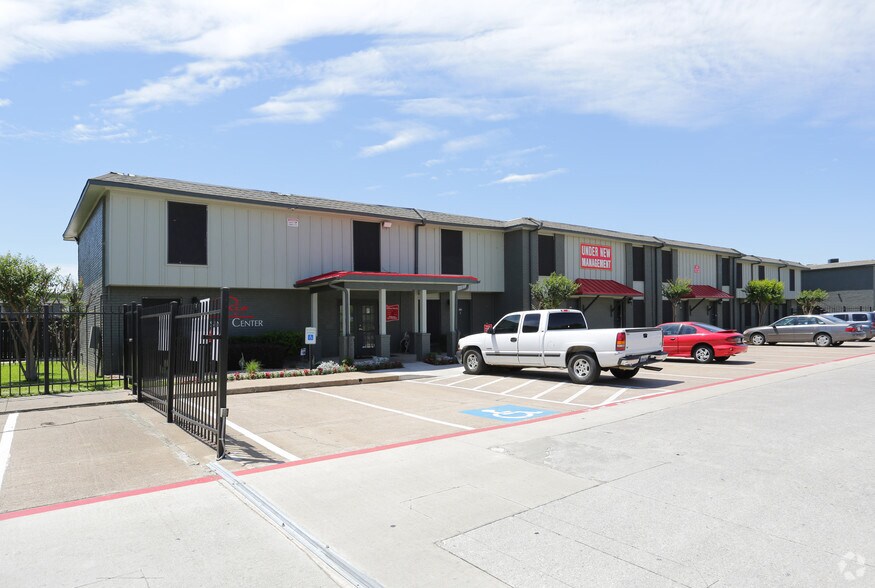 More Photos Of 504 Dudley Cir, Arlington Apartments For Sale