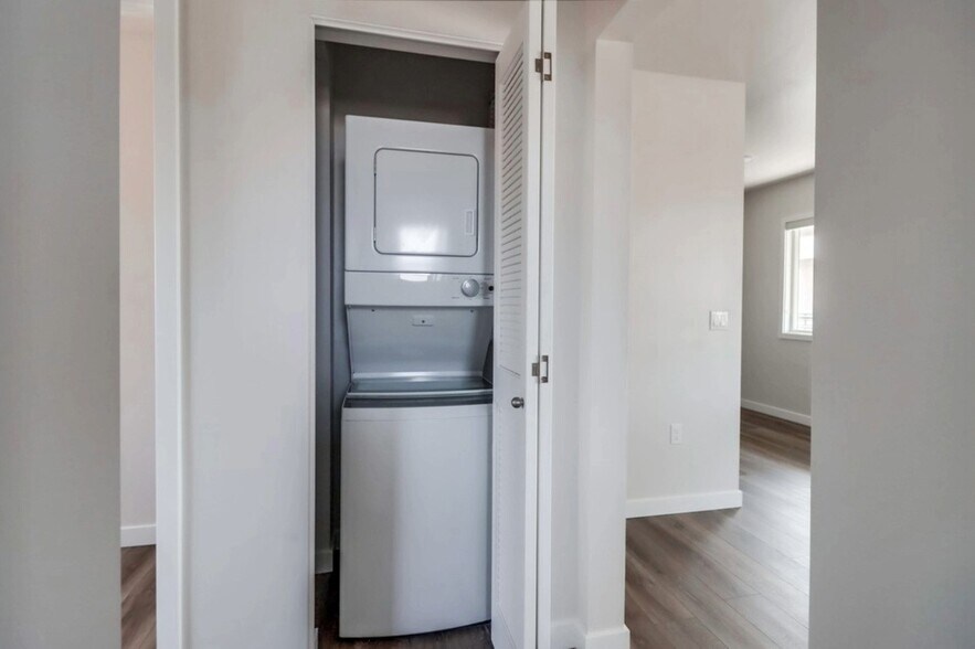 More Photos Of 1193 Florence St, Imperial Beach Apartments For Sale