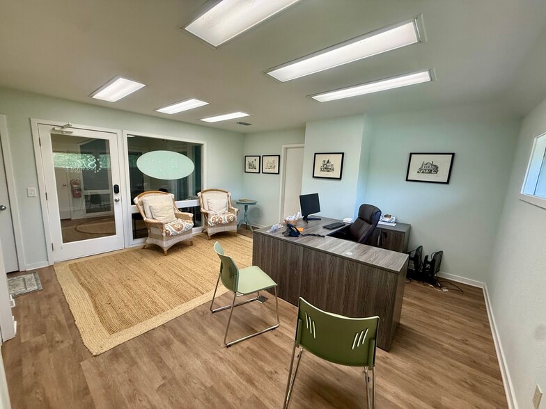 More Photos Of 1411 S 14th St, Fernandina Beach Office For Lease