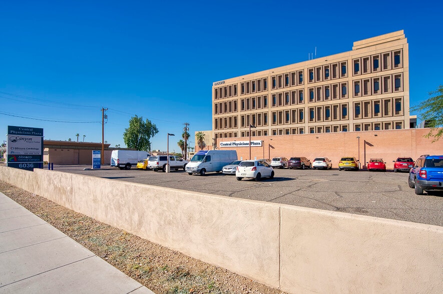 More Photos Of 6036 N 19th Ave, Phoenix Medical For Lease