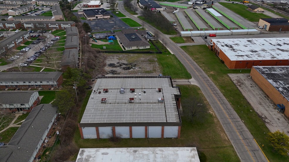 More Photos Of 511 Industrial Mile Rd, Columbus Warehouse For Sale