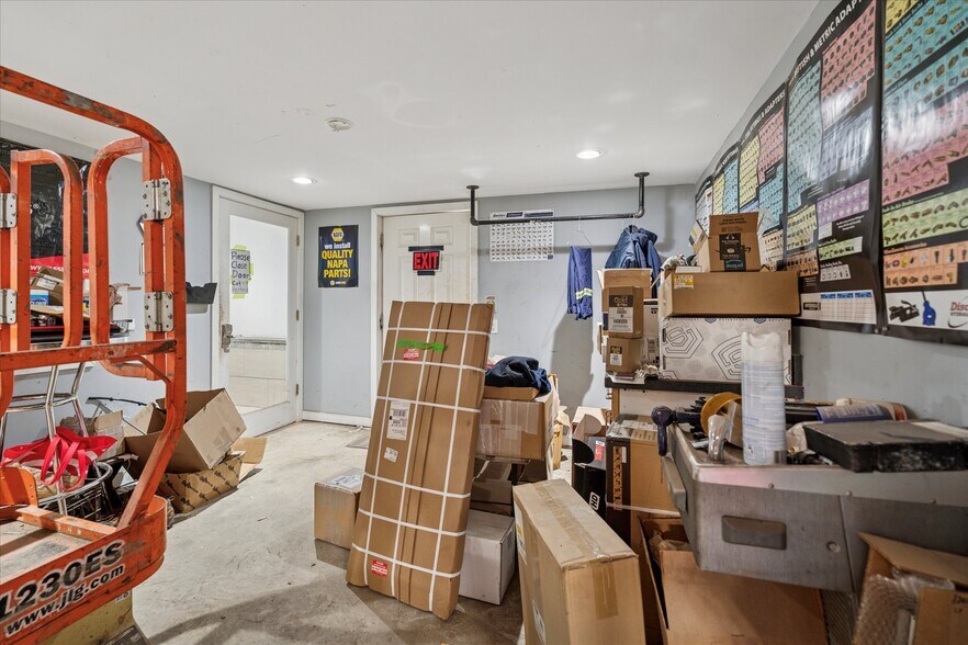 More Photos Of 901 Township Line Rd, Phoenixville Auto Repair For Sale