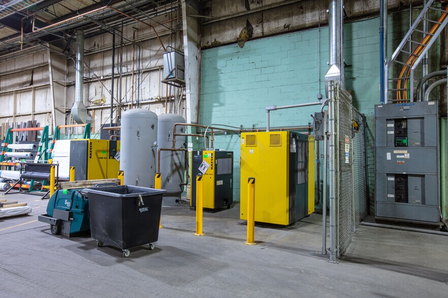 More Photos Of 8 Morin St, Biddeford Warehouse For Sale