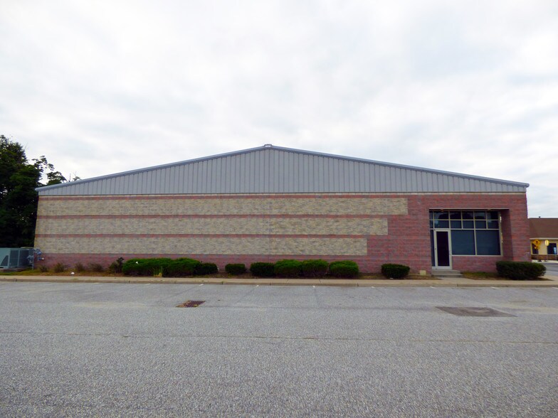More Photos Of 553 Beckett Rd, Swedesboro Health Club For Lease