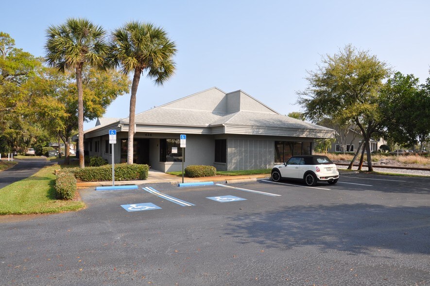 More Photos Of 626 Lakeview Rd, Clearwater Medical For Lease