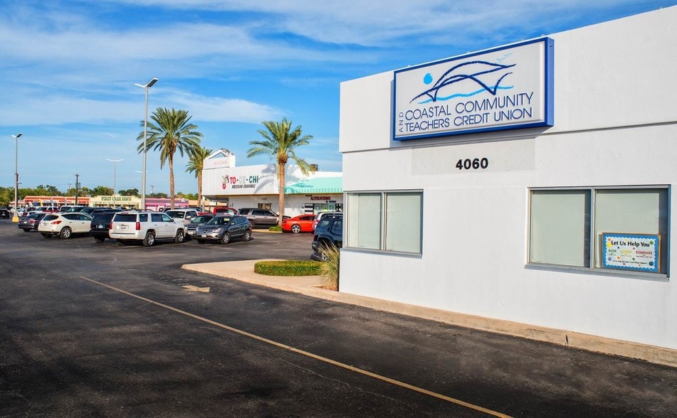 More Photos Of 3800-4060 S Staples St, Corpus Christi Storefront For Lease