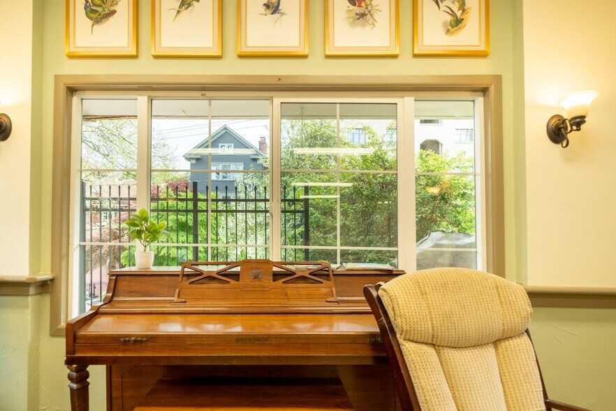 More Photos Of 800 NW 25th Ave, Portland Assisted Living For Sale