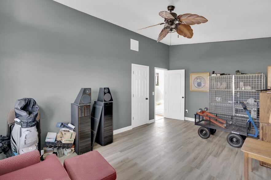 More Photos Of 128 Latonea Dr, Columbia Office Residential For Sale