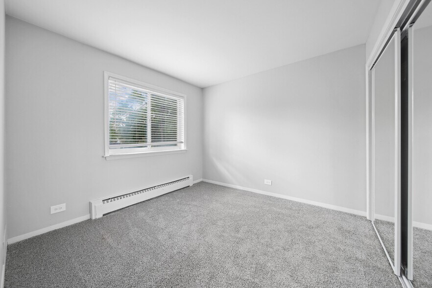 More Photos Of 211 N Lincolnway, North Aurora Apartments For Sale