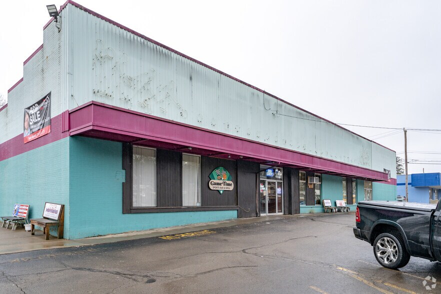 Primary Photo Of 850 Foote Ave, Jamestown General Retail For Sale
