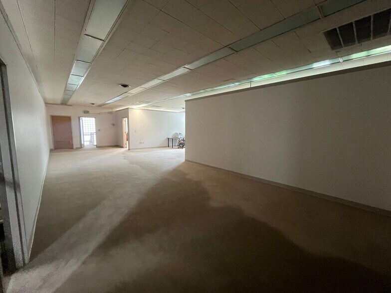 More Photos Of 2222 8th St, Bedford Office Residential For Sale