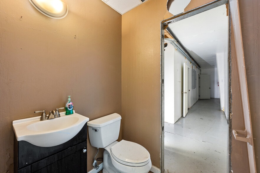 More Photos Of 57 Loomis St, San Francisco Warehouse For Lease