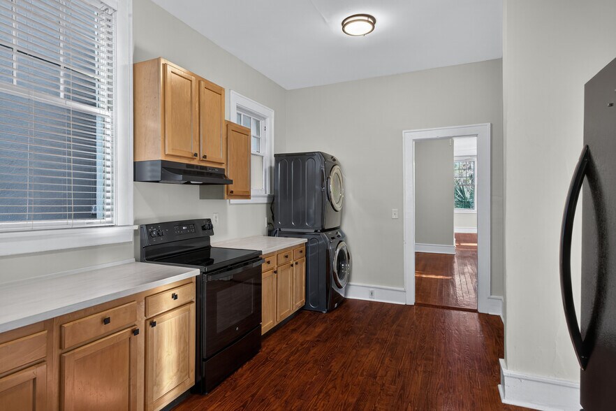 More Photos Of 923 E Park Ave, Savannah Apartments For Sale